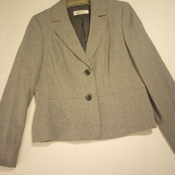 Kasper two button single breasted waist length blazer - Picture 4 of 13